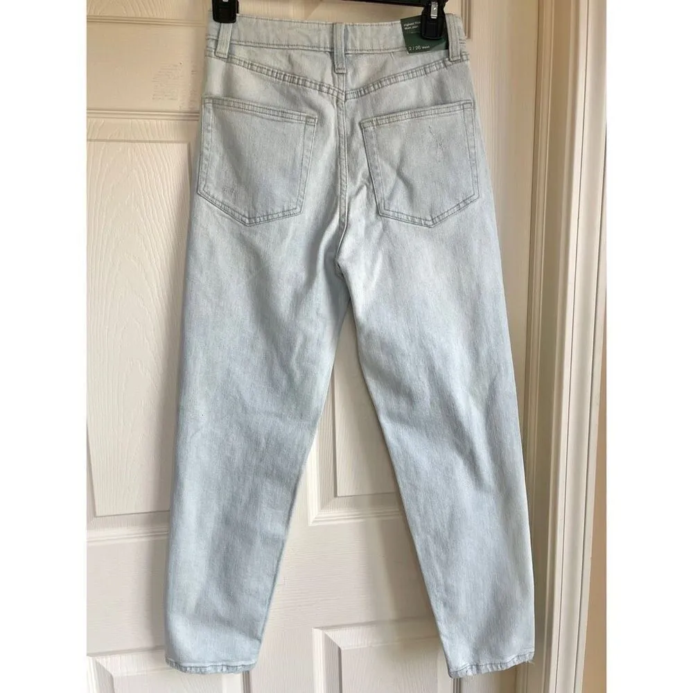 NWT Wild Fable Highest Rise Mom Jeans (Ripped Light Wash) - 26/2 - Image 3