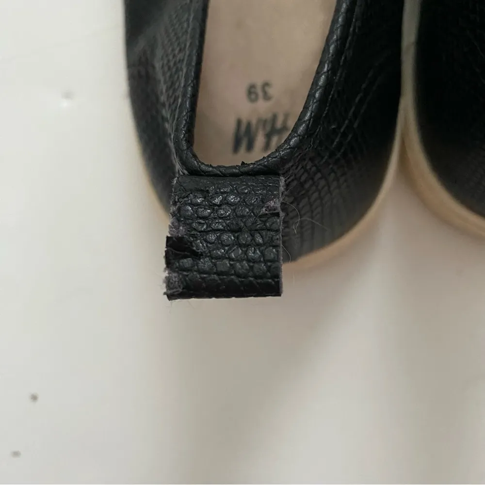 H&M Black Snakeskin Faux Leather Slip On Sneakers Flat 8 8.5 39 - Image 9