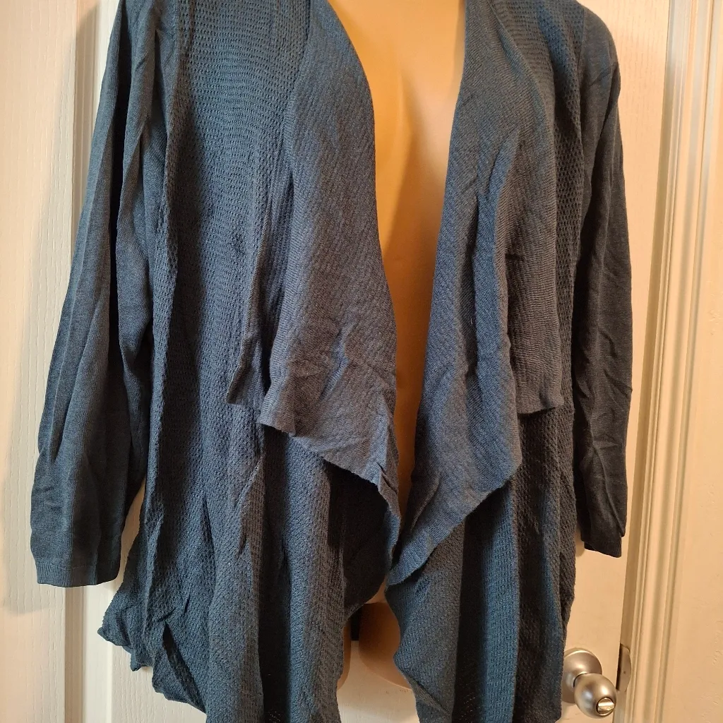 Torrid NWOT SZ 3 Women's Open Front Blue Sweater/Cardigan - Image 4