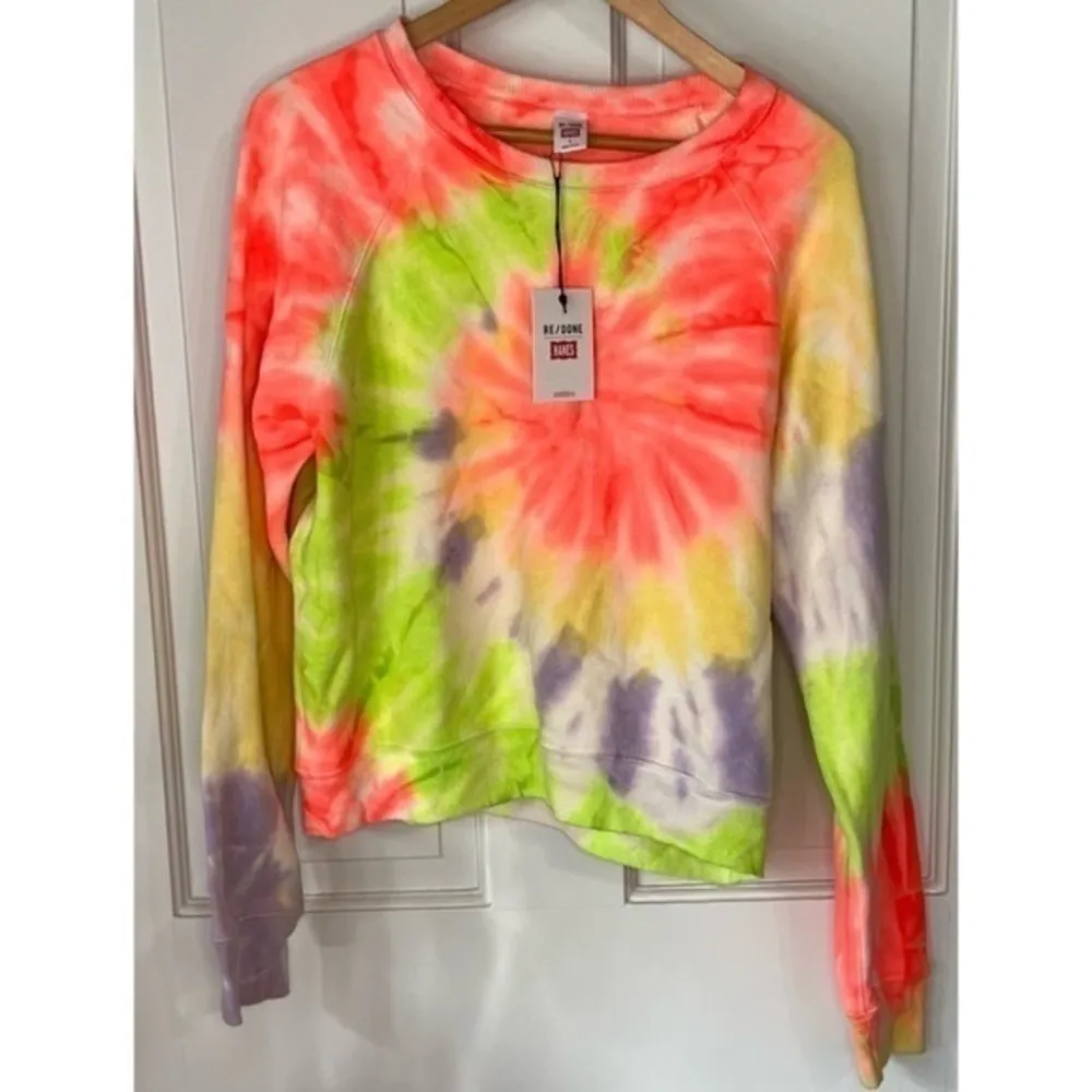 Re/Done Hanes Classic Raglan Crewneck Pullover Sweatshirt in Neon Spiral Tie Dye - Image 3