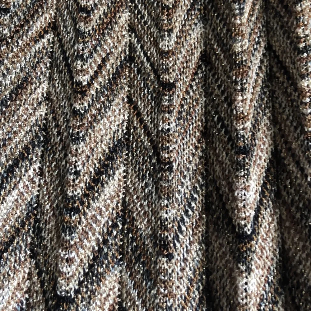 Metallic Scoopneck Sweater Sz M - Image 3