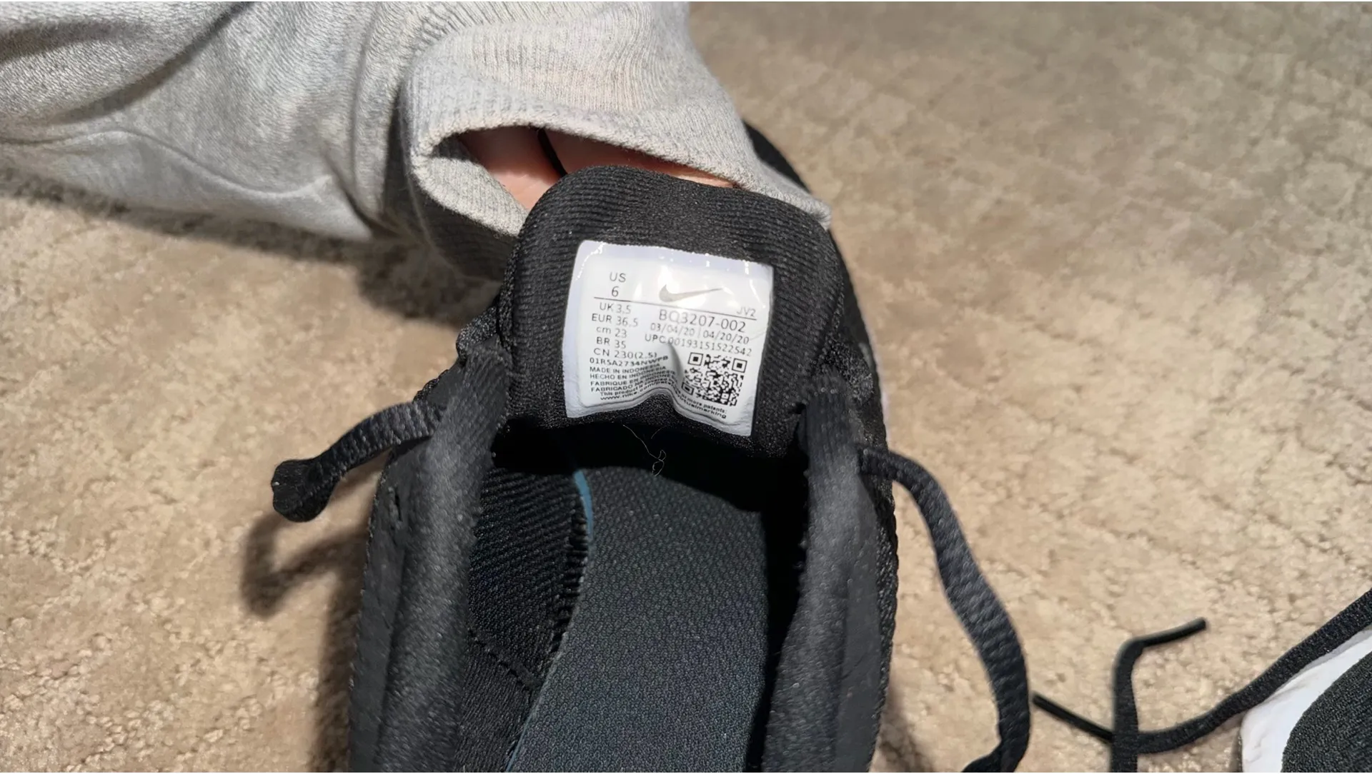 Nike Sneakers  - Image 2