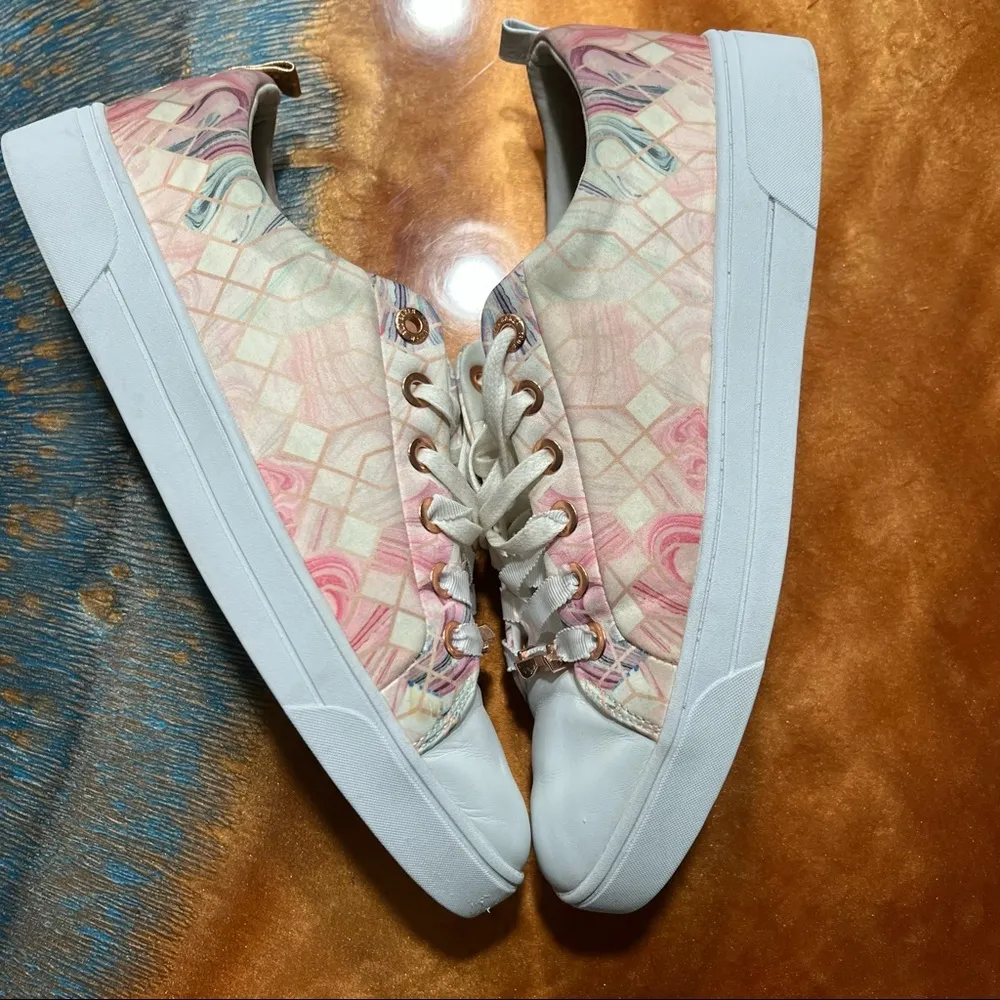 Ted Baker London Ahfira Watercolor Shimmery Pink Sneakers size 10 - Image 2