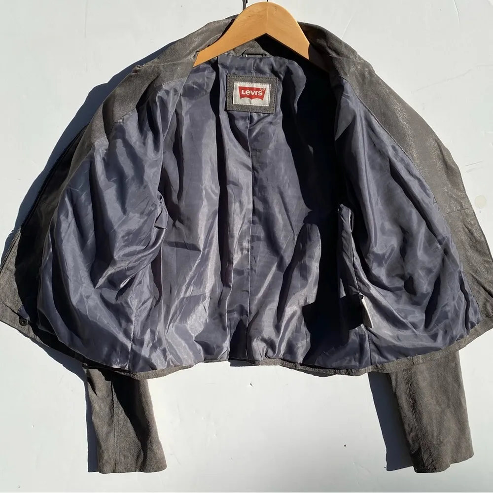 LEVI'S Women's Grey Suede Leather Motorcycle Jacket, size small - Image 9