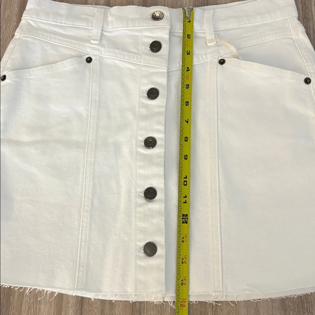 New RAILS White Canyon Jean Skirt Size 29 Denim Mini Pencil Raw Hem Buttons - Image 9
