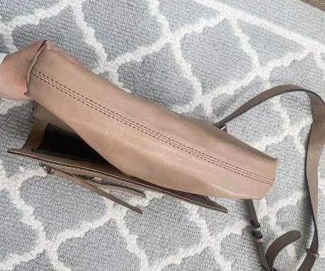 Treasure&bond Beige Leather Crossbody Bag - Image 4