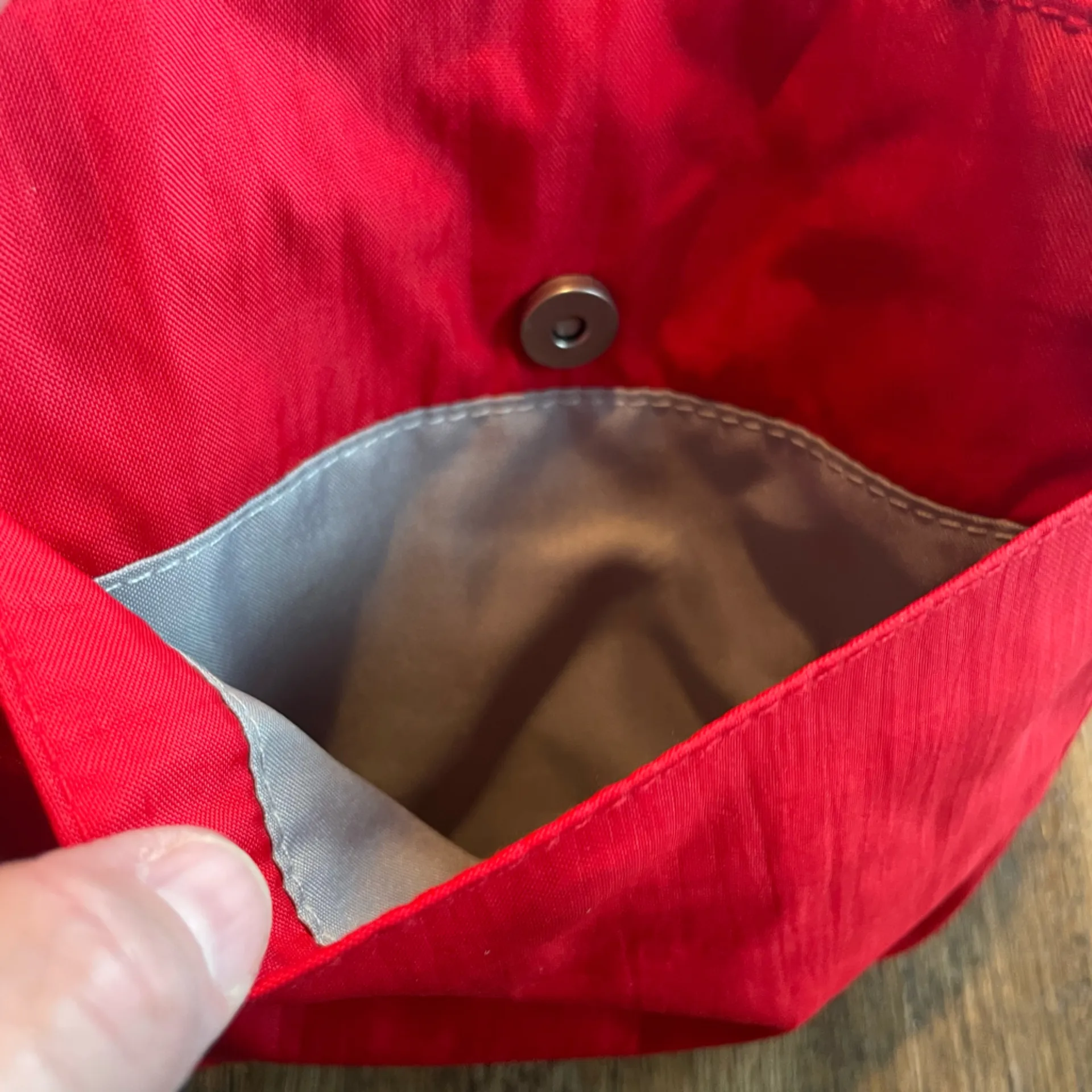 NWOT Red Baggallini Crossbody Bag - Image 3