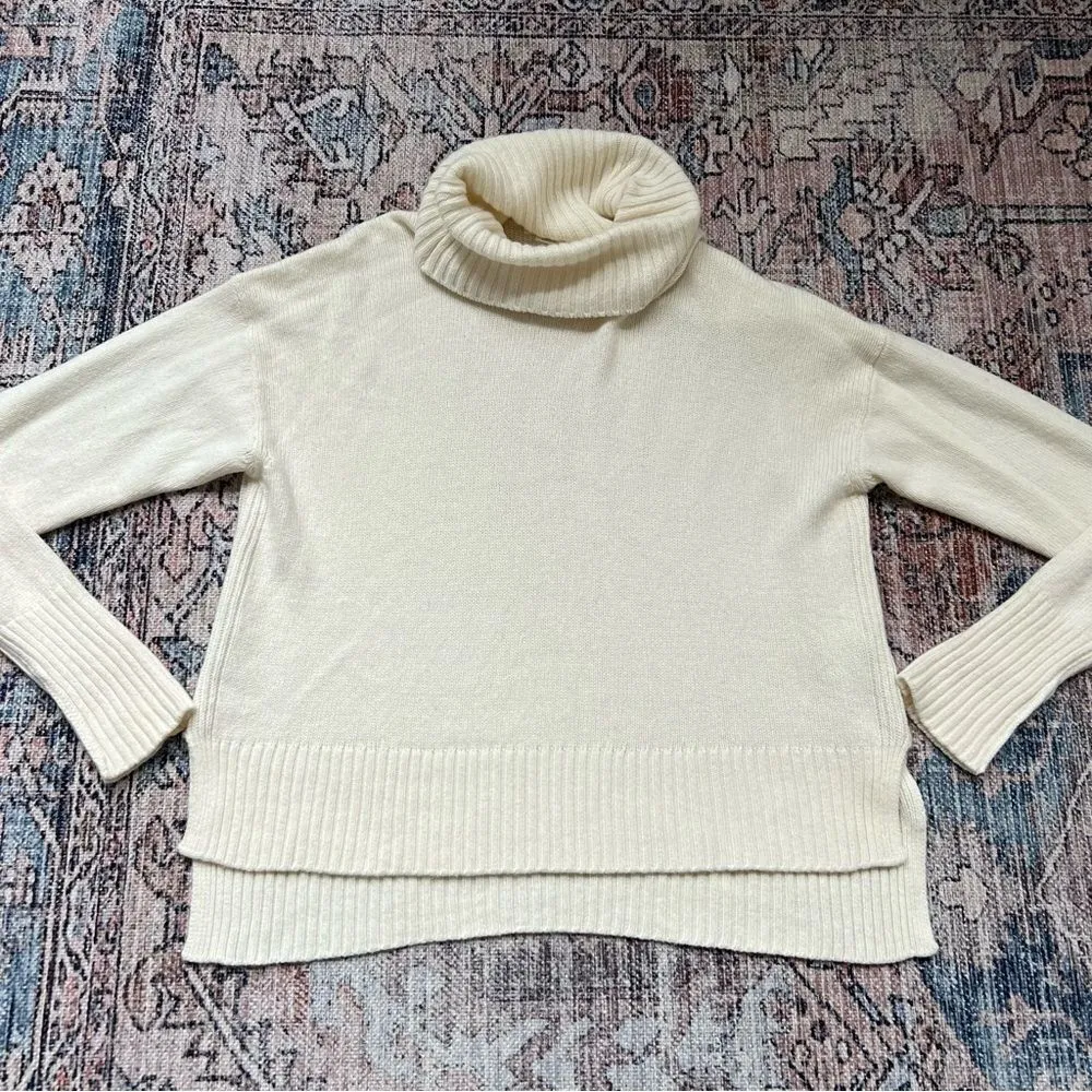 ANTHROPOLOGIE Blair Slouchy Turtle Neck Sweater in Cream Off White Size Medium - Image 7