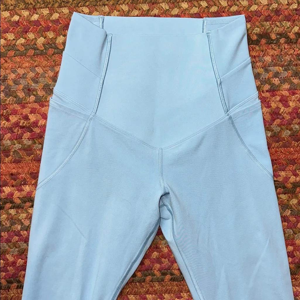 NWOT LORNA JANE LIGHT BLUE SIDE POCKET COMPRESSION TIGHTS - Image 2