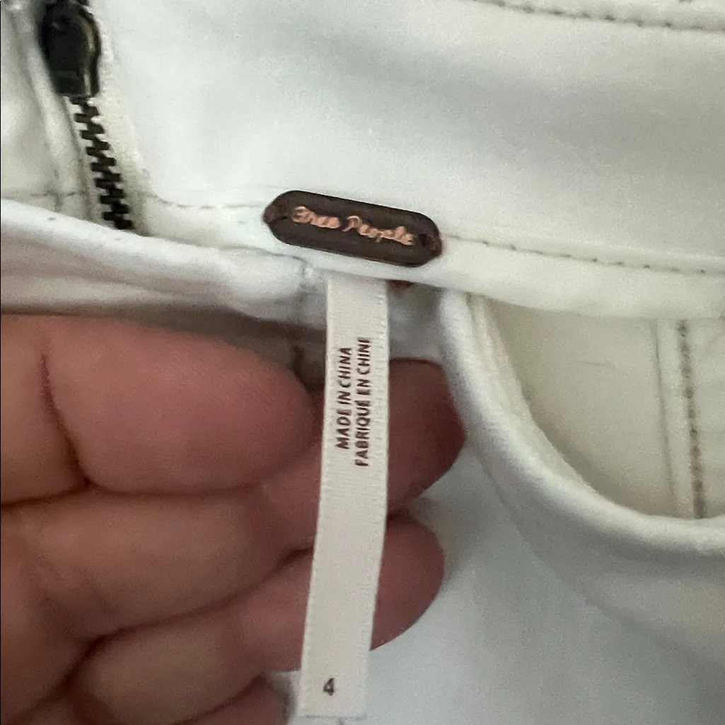 Free People white denim mini skirt, size 4 🖤 - Image 6