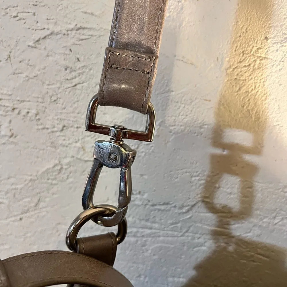 HOBO large handbag/crossbody:grey leather handbag. Gently carried - Image 6