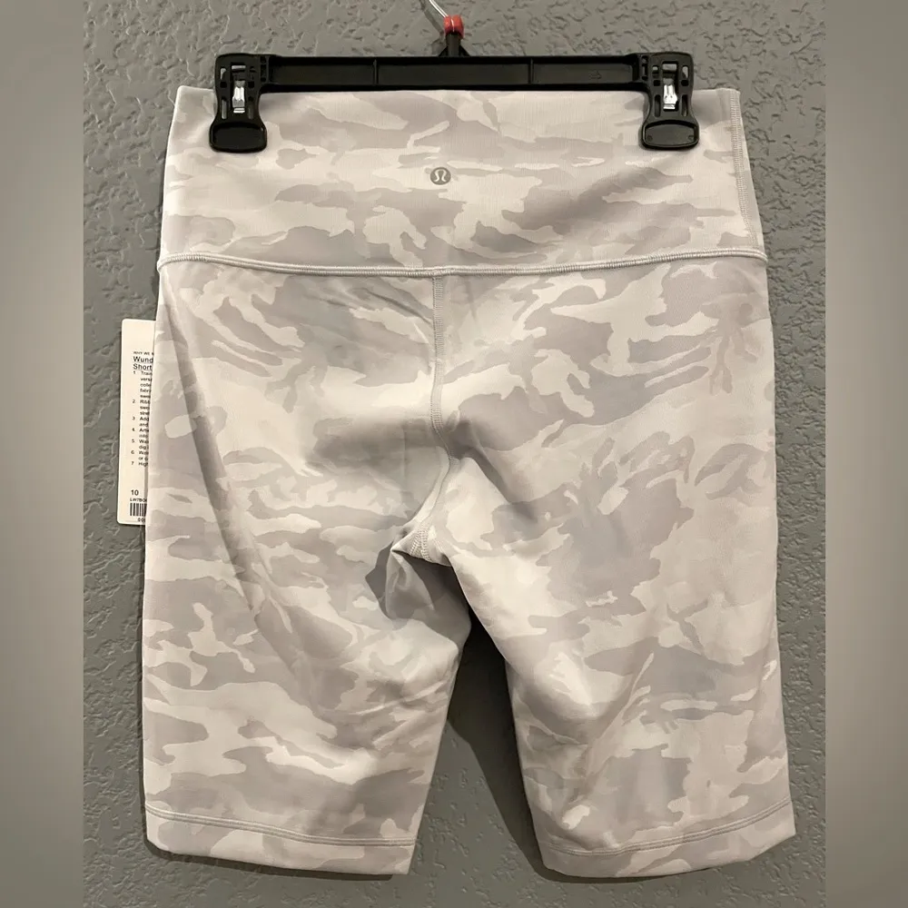 NWT Lululemon Wunder Under 10” Shorts HR Ribbed Luxtreme Size 10 Camo Print - Image 3