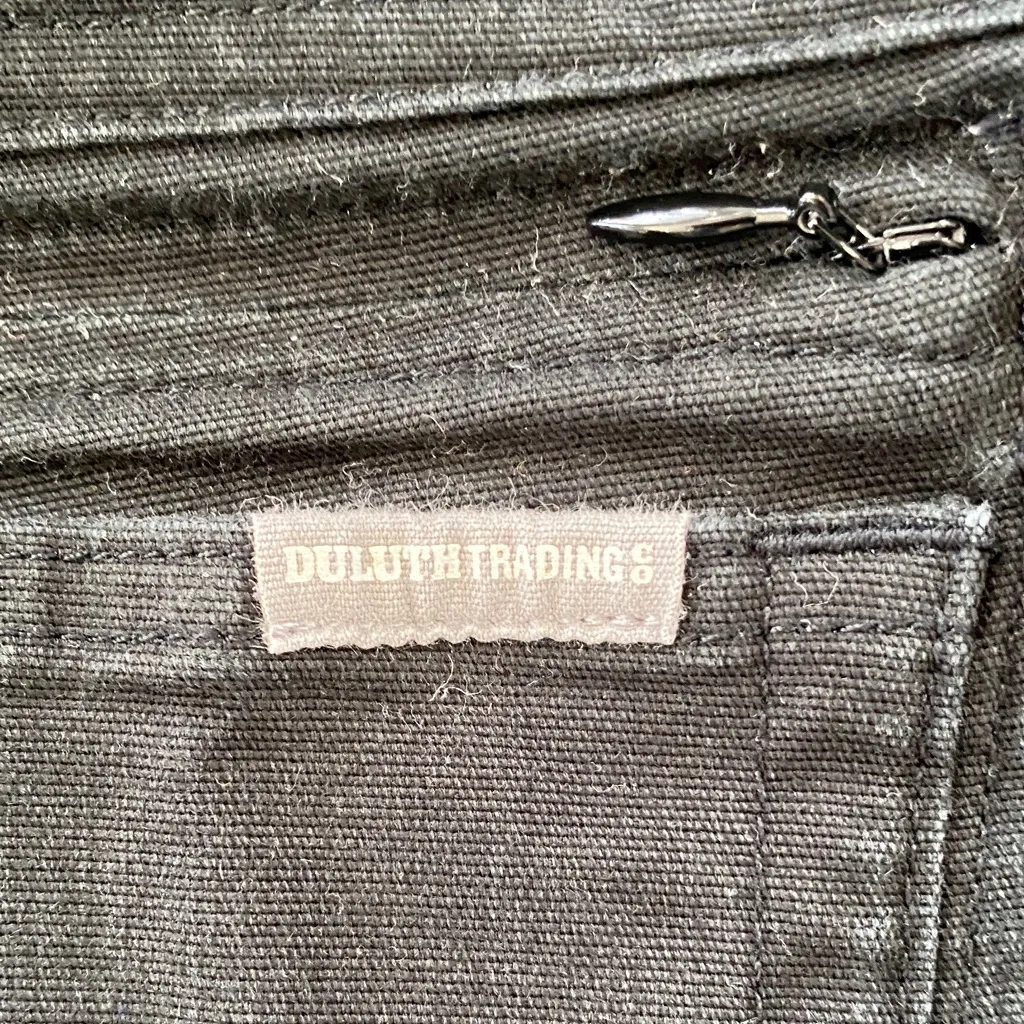 Duluth Trading Co. Curvesetter Waistband Black Denim Cargo Pants 28Wx29 - Image 5