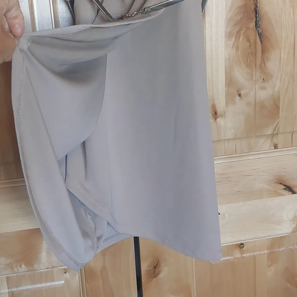 New Women’s VENUS Taupe Faux Wrap Dress w/Detachable Belt Stretchy size Medium - Image 6