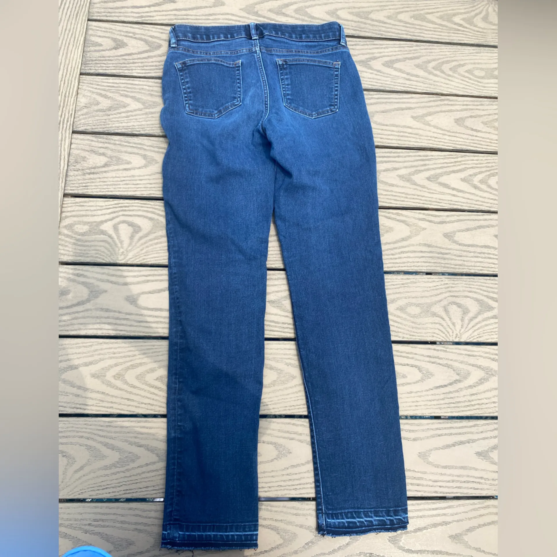 Chaps size 6 dark wash raw hem stretchy elastic waist band jeans - Image 6