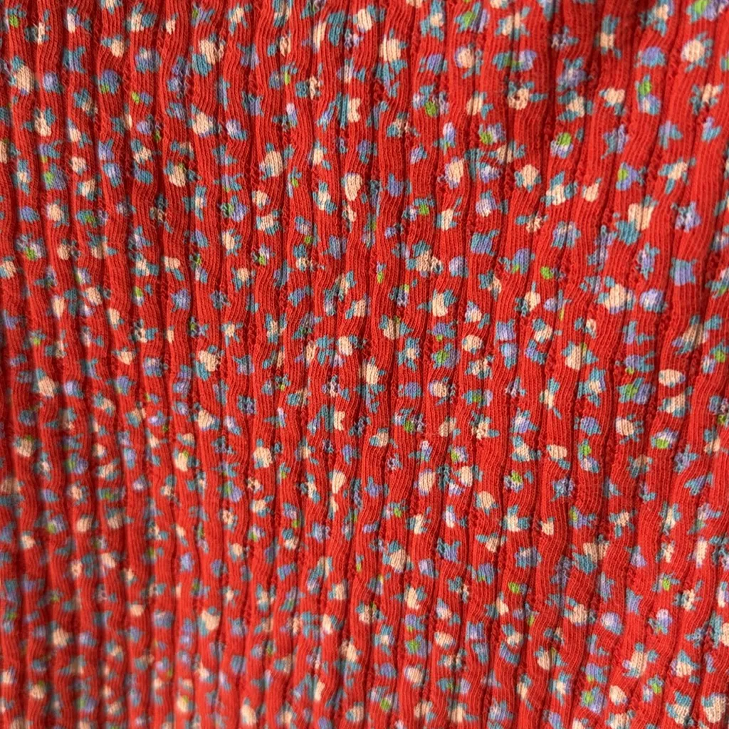 Amer­i­can Ea­gle Orange Red Cropped Flo­ral Square-Neck Tank Top - Image 6