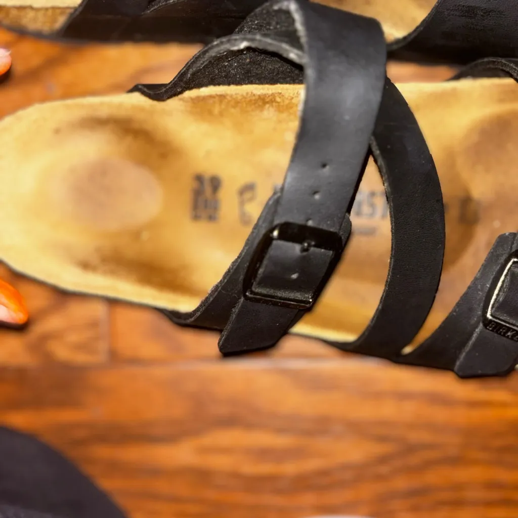 This is a pair of Birkenstock Salina sandals size 8 - Image 2