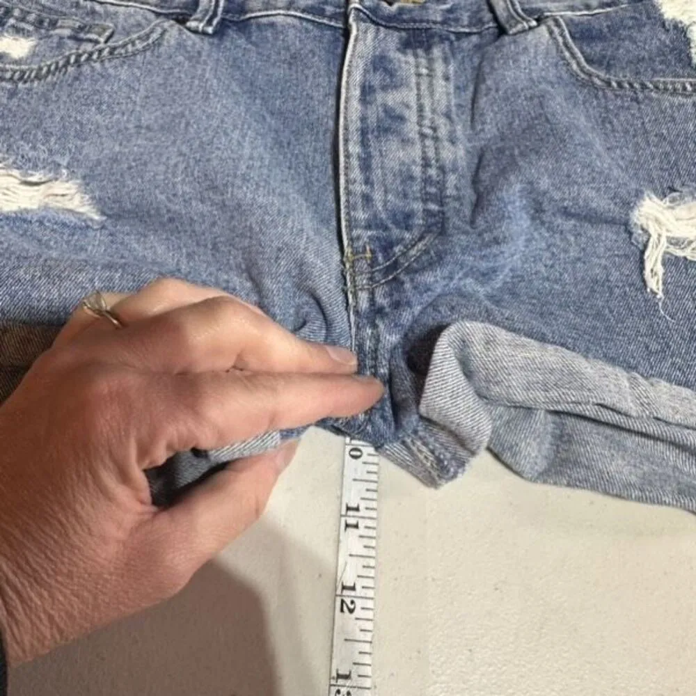 Amuse Society Distressed Button Fly Denim Jeans Shorts Size‎ 30 Size 10 Rolled - Image 10