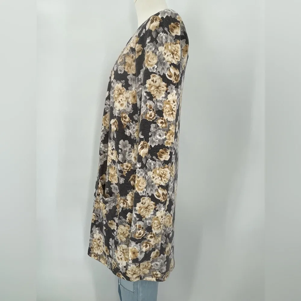 Agnes & Dora Silver Grey Yellow Floral Essential Cardigan, Size Small - Image 2