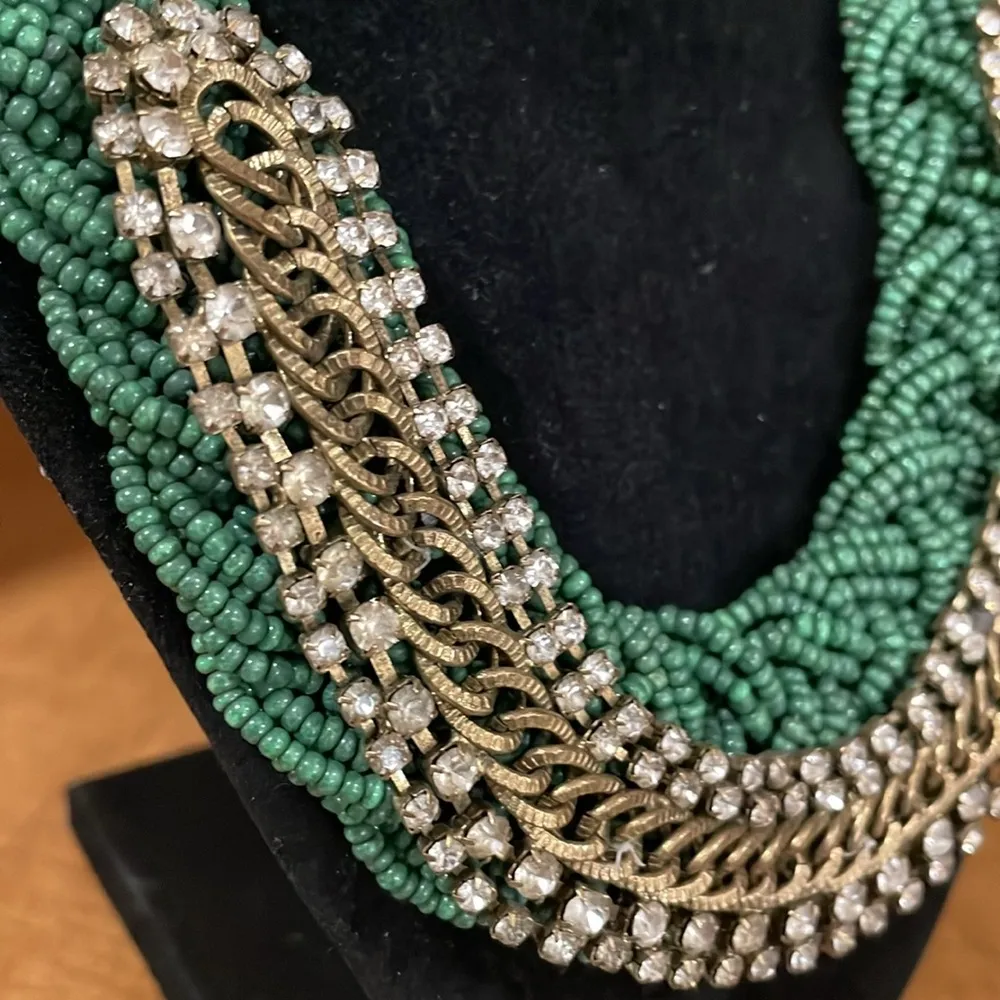 Vintage Green seed bead beaded necklace with rhinestone detail - Image 3