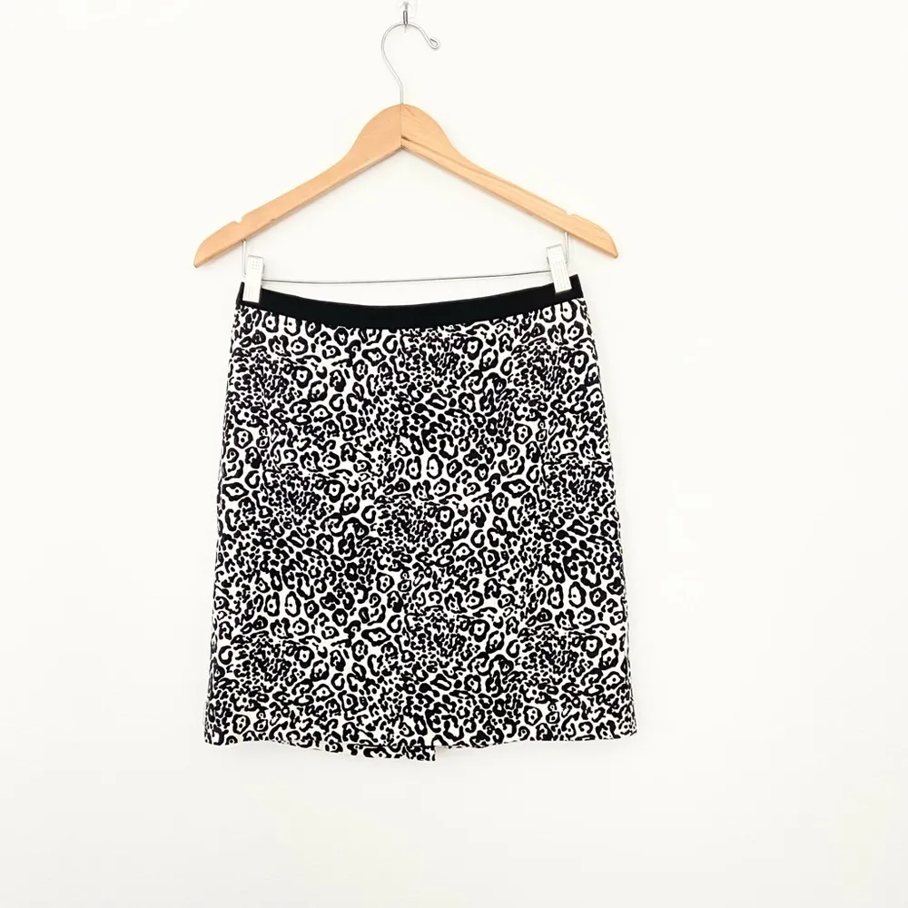 Ann Taylor leopard print pencil skirt‎ 8 P - Image 11