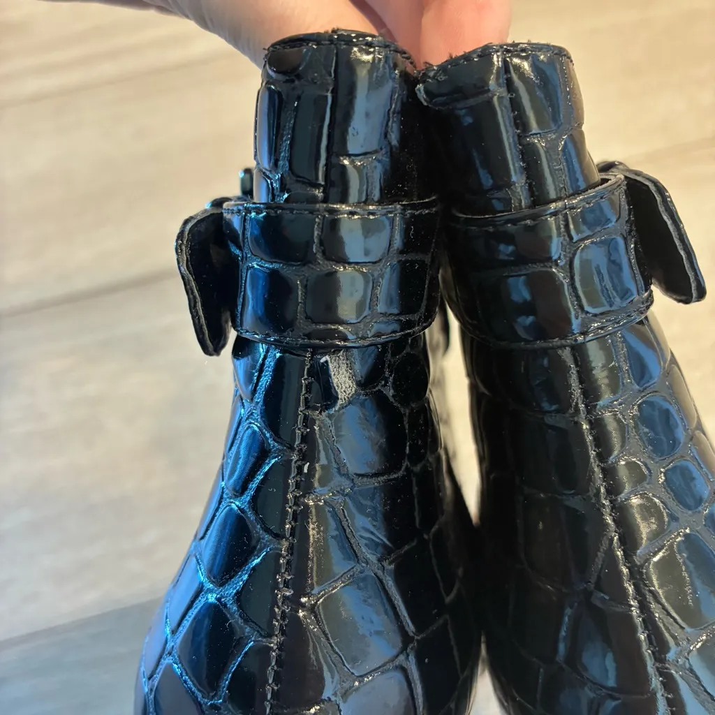 J. Renee Women’s Shayla Faux Vegan Leather Snakeskin Ankle Bootie Size 7.5 Black - Image 7