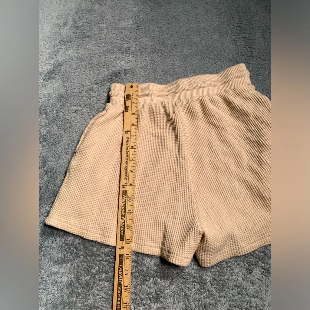 White fox boutique Tan Waffle lounge Shorts small - Image 9