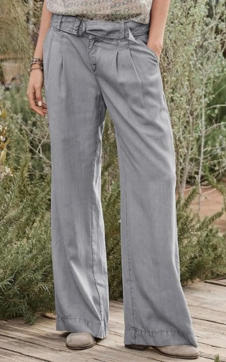 Sundance Gray Tencel Pleated Wide Leg Belted Everyday Elegance Pants - Size - 10 - Image 1
