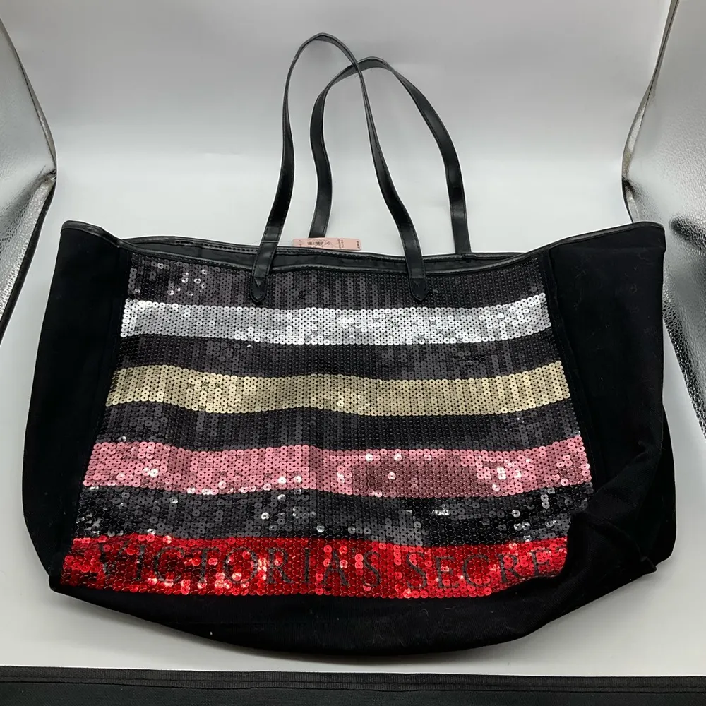 NWT VICTORIAS SECRET SEQUINS TOTE - Image 6
