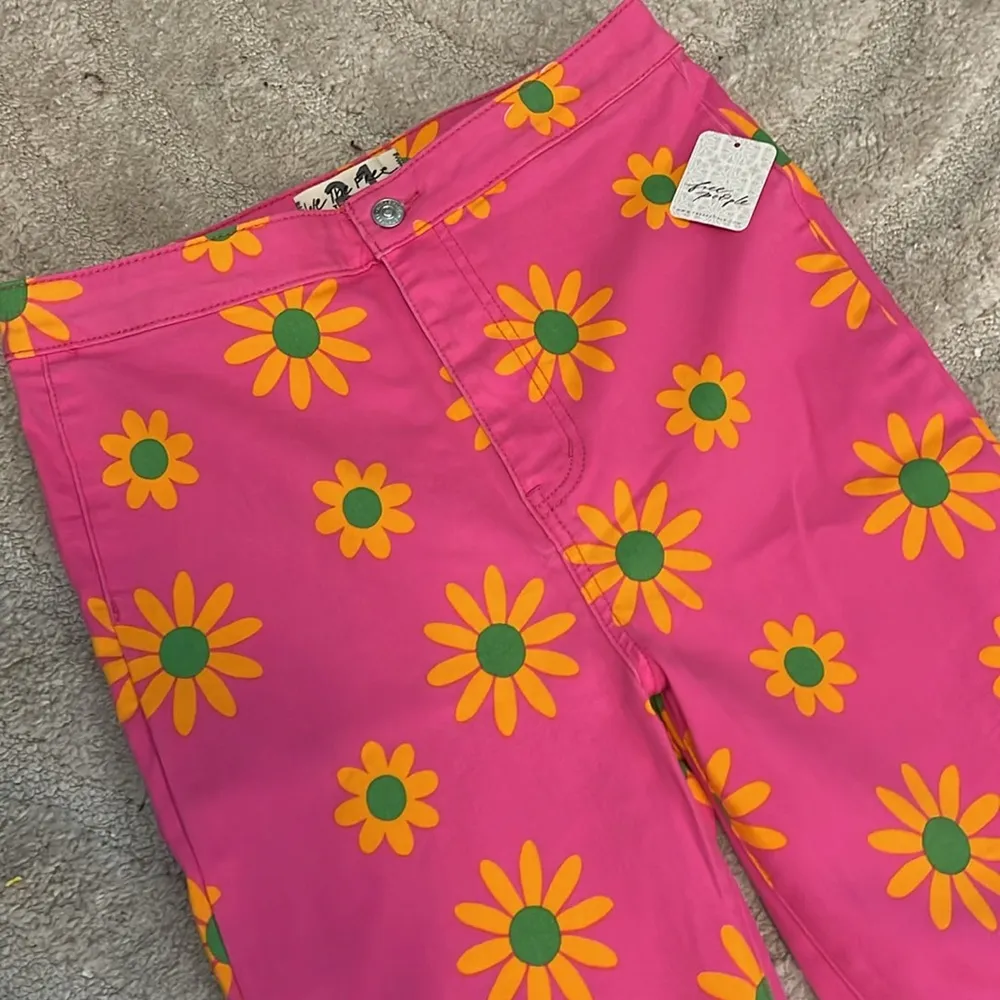 Free people we the free NWT retro floral boho flare pant pink 31 $98 - Image 4