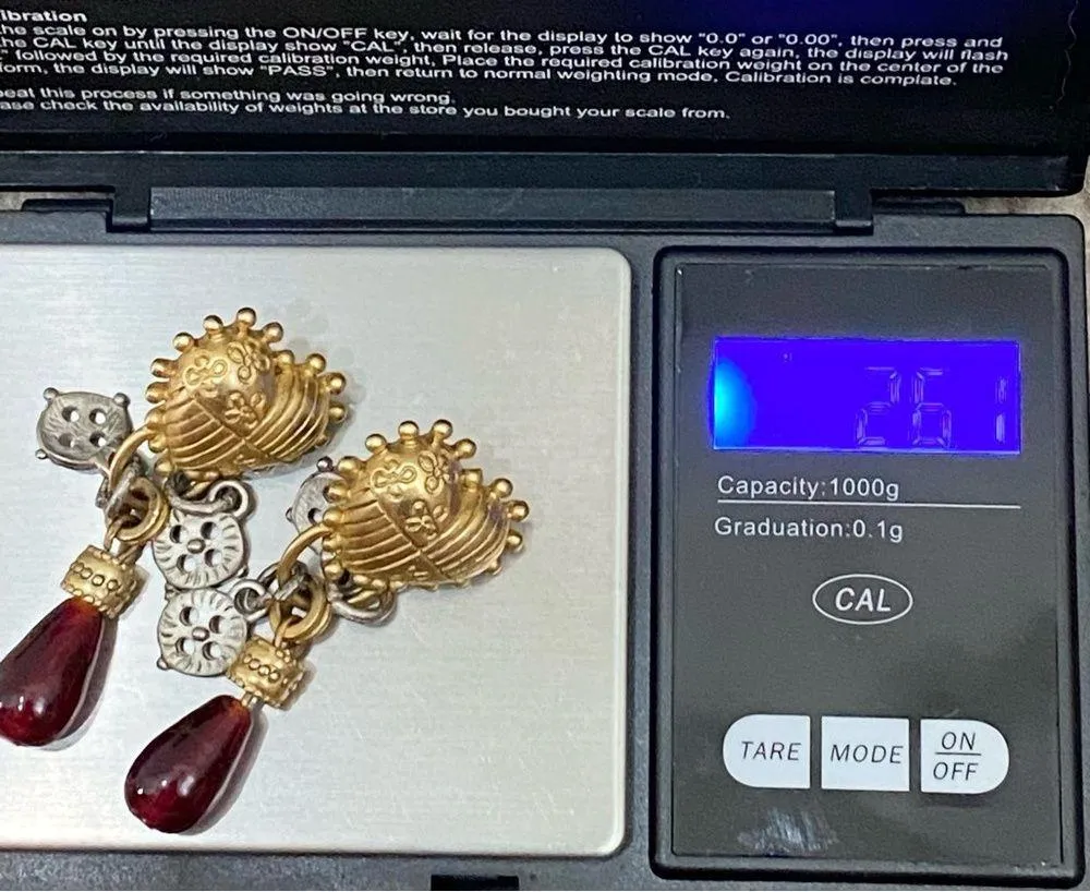 Vintage ARIZONA Jeans Co. Gold-tone Heart Beaded Drop Earrings - Image 9