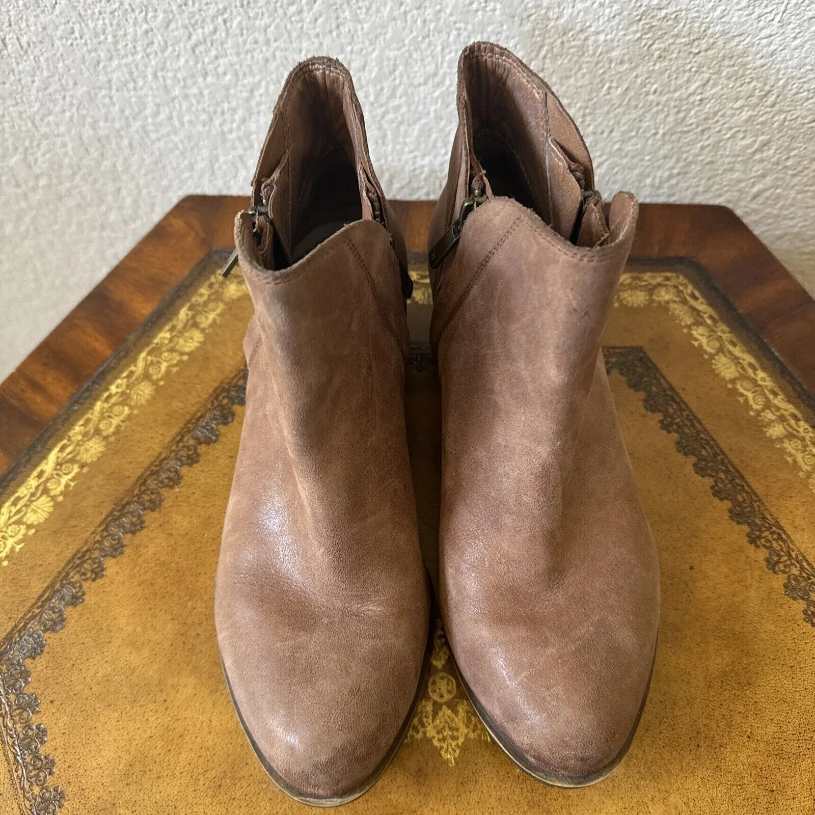 Lucky Brand Double Zip LP‎ Brenon Ankle Booties Color Wheat Goat Size 6 - Image 3