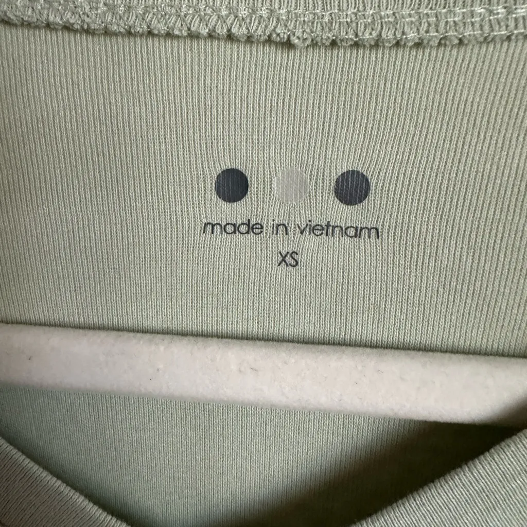 THREE DOTS MINT GREEN V-Neck Top. - Image 3