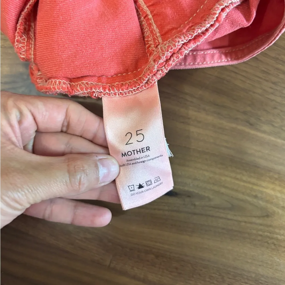 Mother Women's Pink Ruffle Shorts Size 25 - Image 4