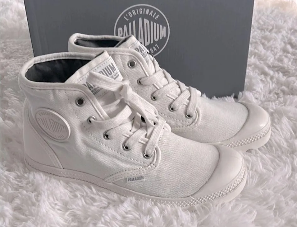 PAMPA HI Boot Color Star White Size 8 NIB - Image 6