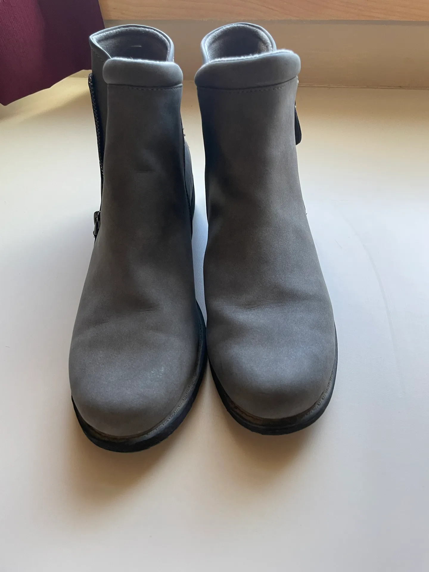 Sporto Light Grey Booties - Image 2