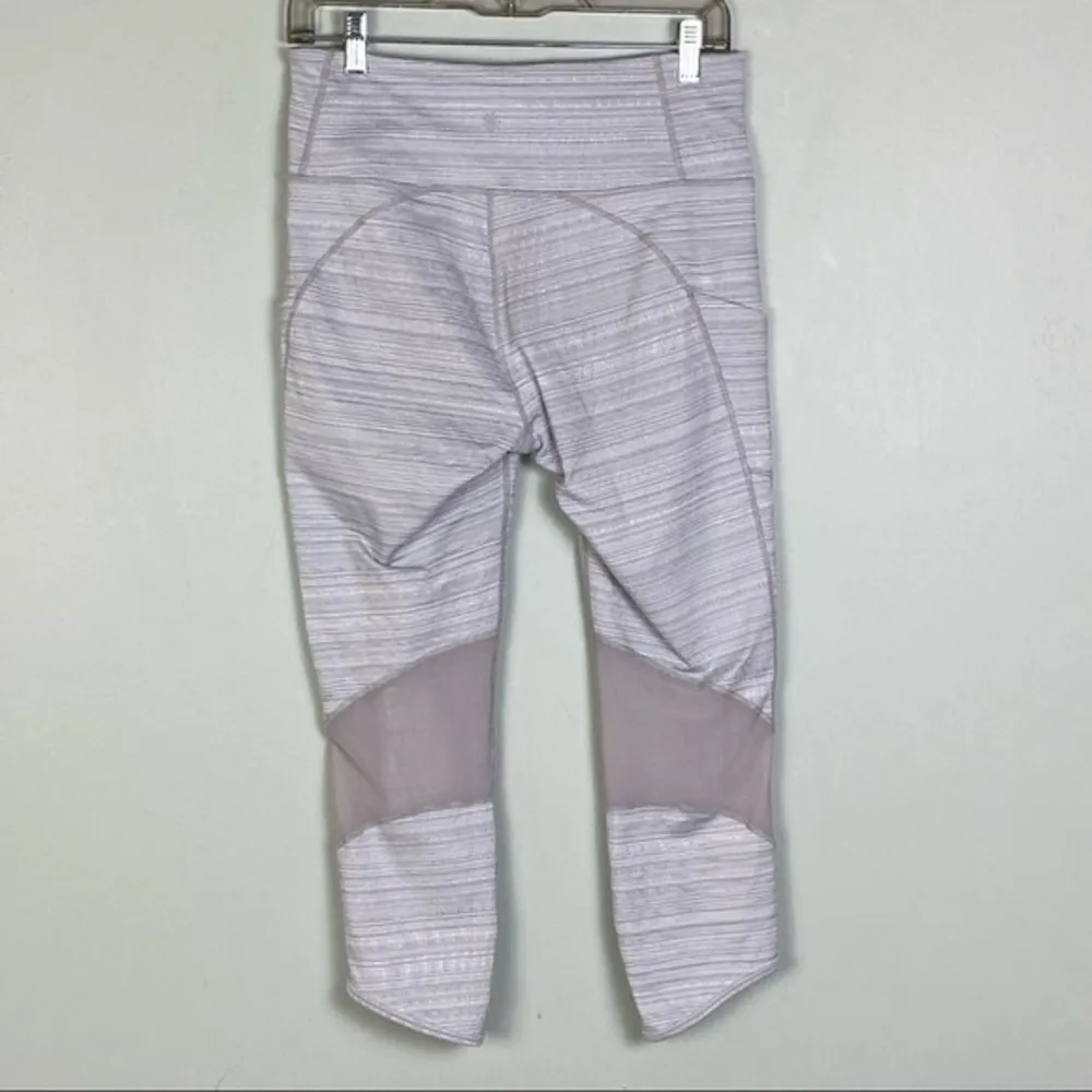 ATHLETA “Chat To Town” high rise jacquard & mesh athleisure capris. Medium. EUC - Image 6