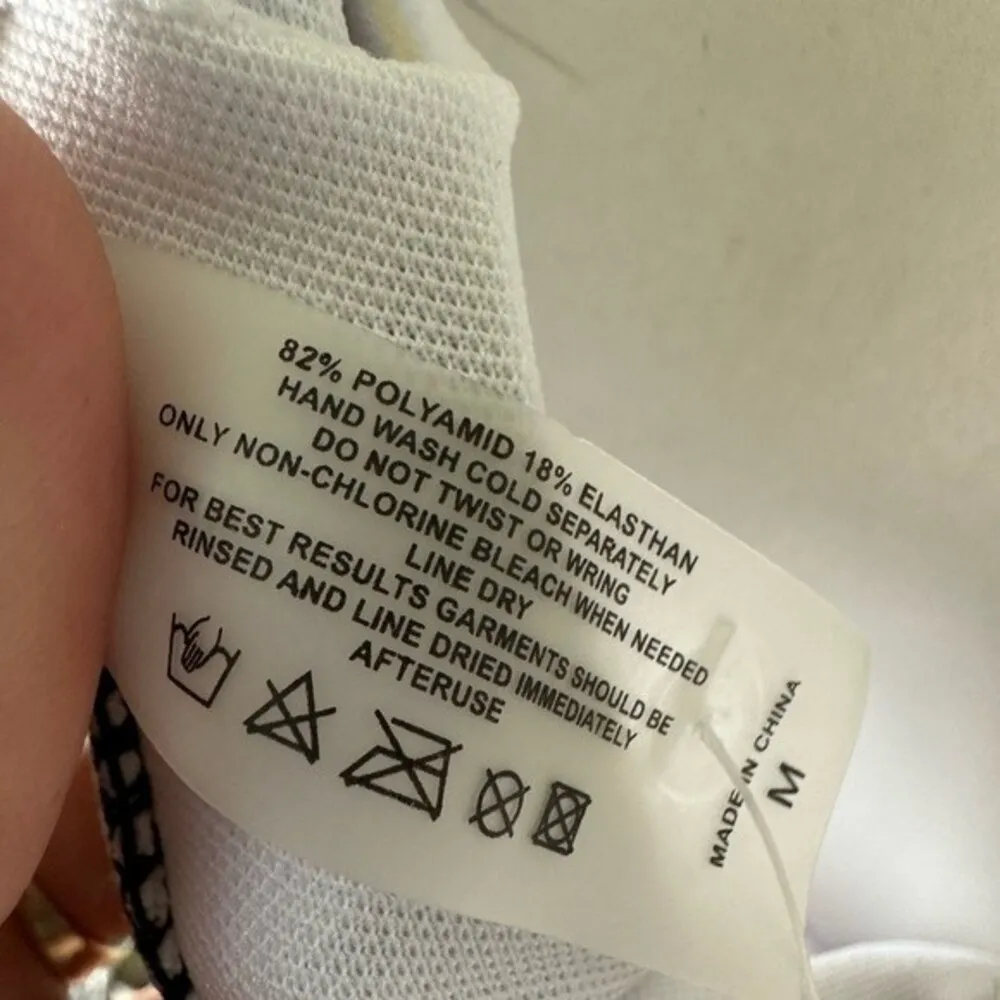 Boss Babe Collection NWT Plunging Sexy Snake Skin One Piece Swimsuit Beach M White Size M - Image 8