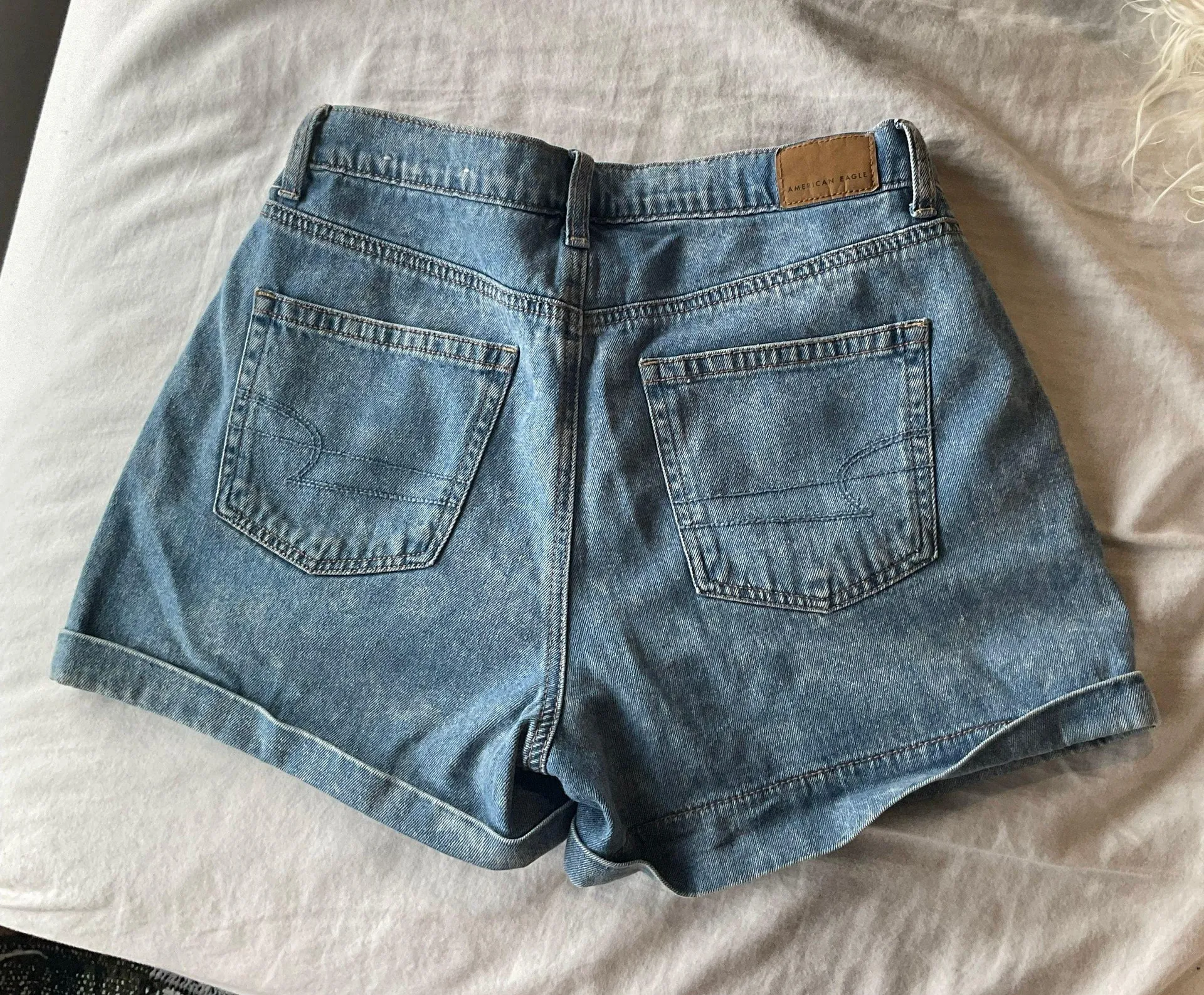 American Eagle Mom Shorts - Image 3