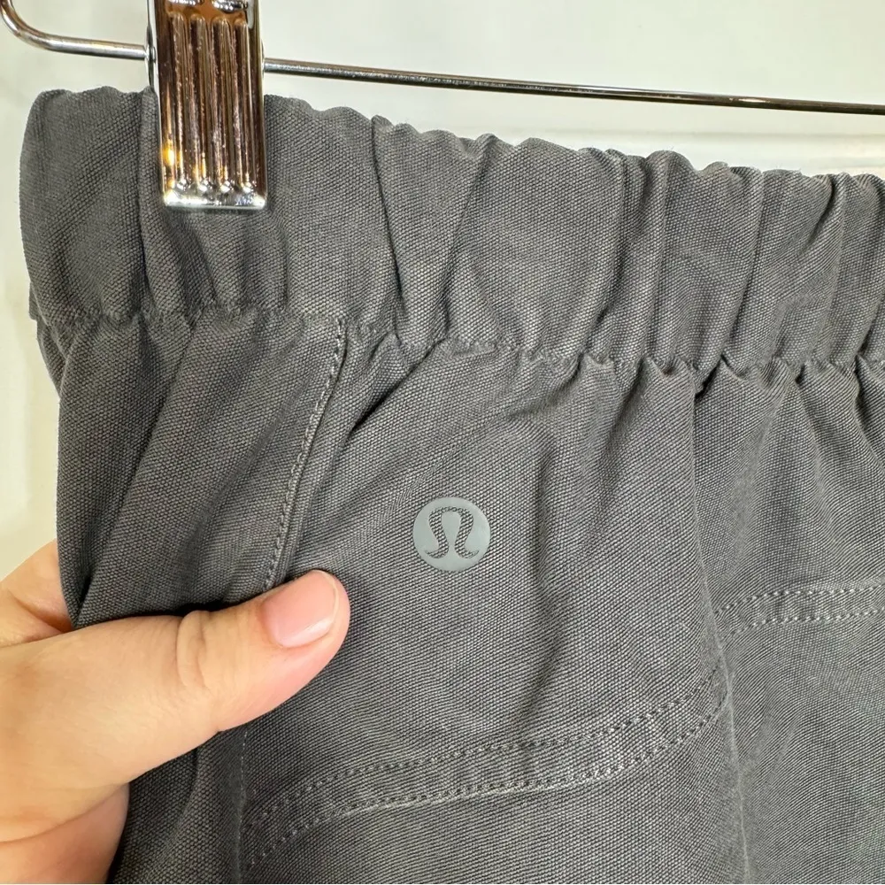 Lululemon Light Utilitech Cargo Pocket High-Rise Pant
Graphite Grey Size 27 - Image 7