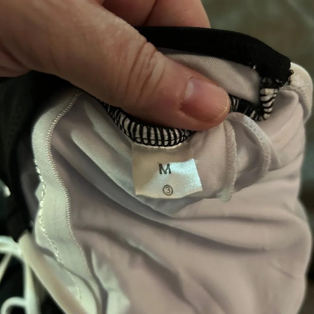 Black & White Ruffle Swimsuit - Image 4