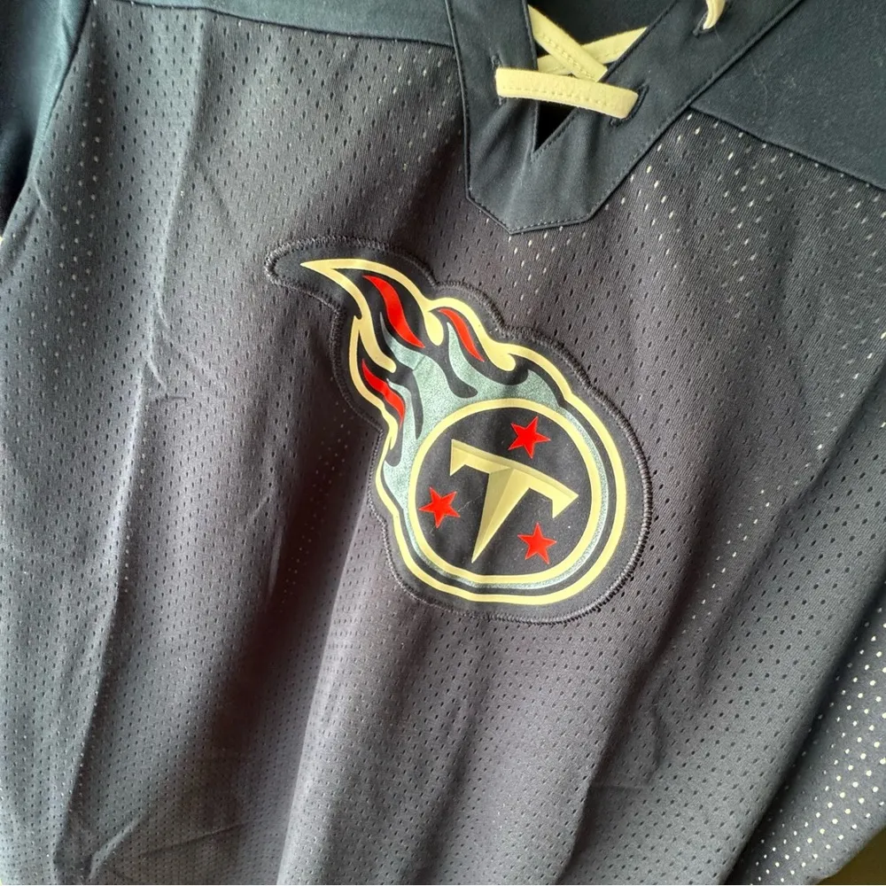 Majestic Tennessee Titans Sports Jersey - Image 2