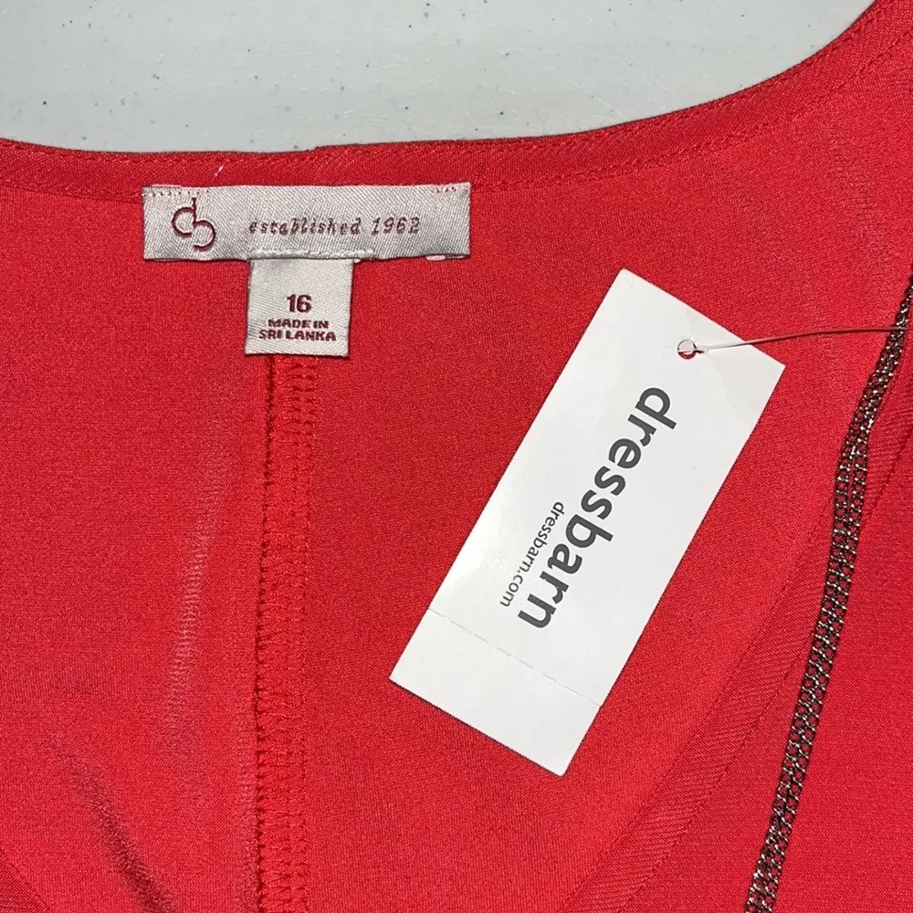 Dressbarn NWT Size 16 Red/Pink Cold Shoulder Chiffon Sleeve Dress w/ Necklace - Image 5