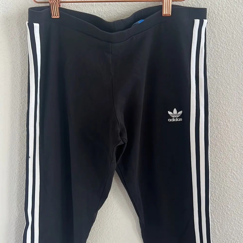 Adidas Essentials 3-Stripes Leggings Black White Embroidered Trefoil Logo Large - Image 4