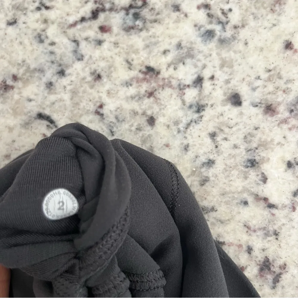 Lululemon Athletica High Rise 21” Align Crop Leggings Melanite Gray Size 2 - Image 7