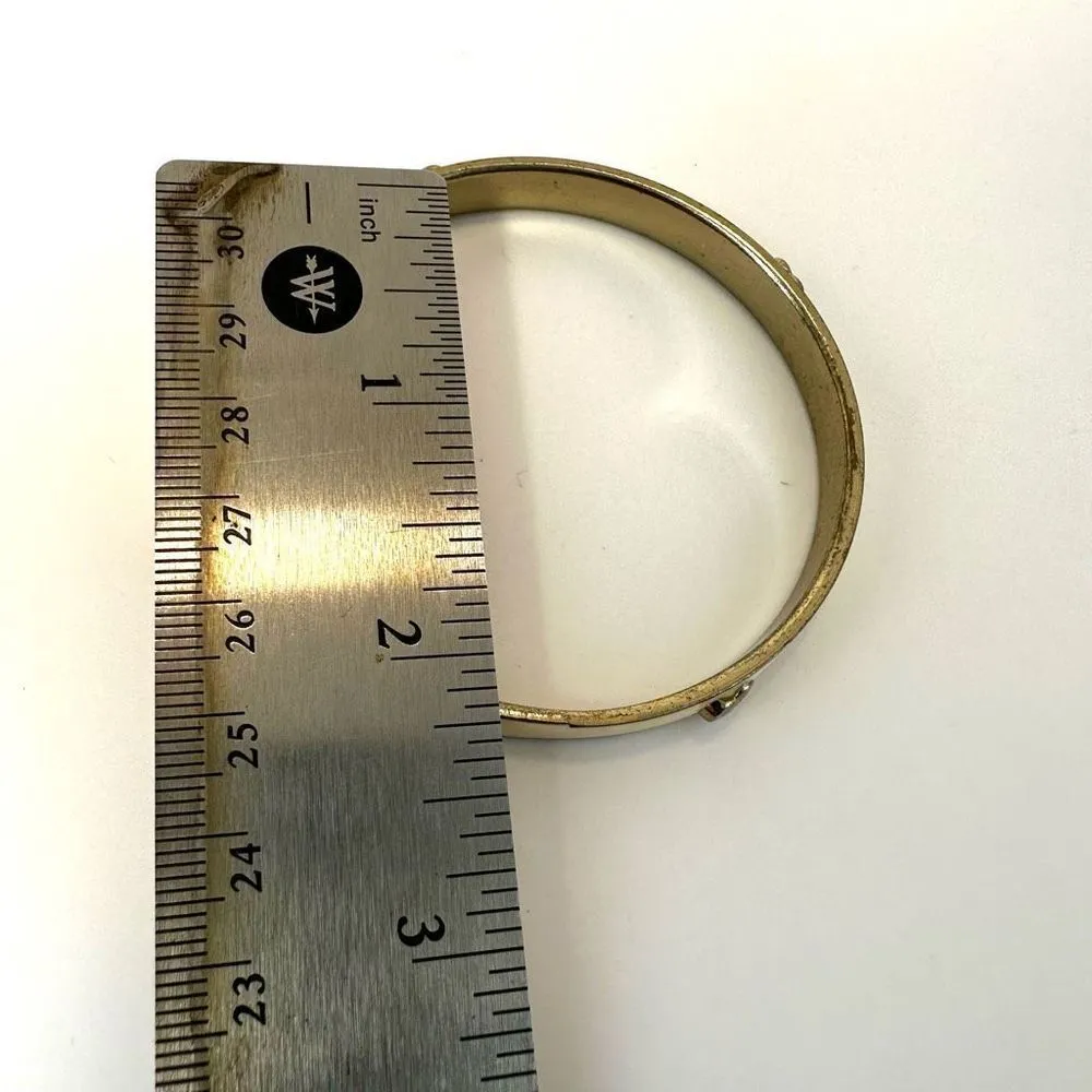 Cream and gold tone heart enamel bangle bracelet - Image 5