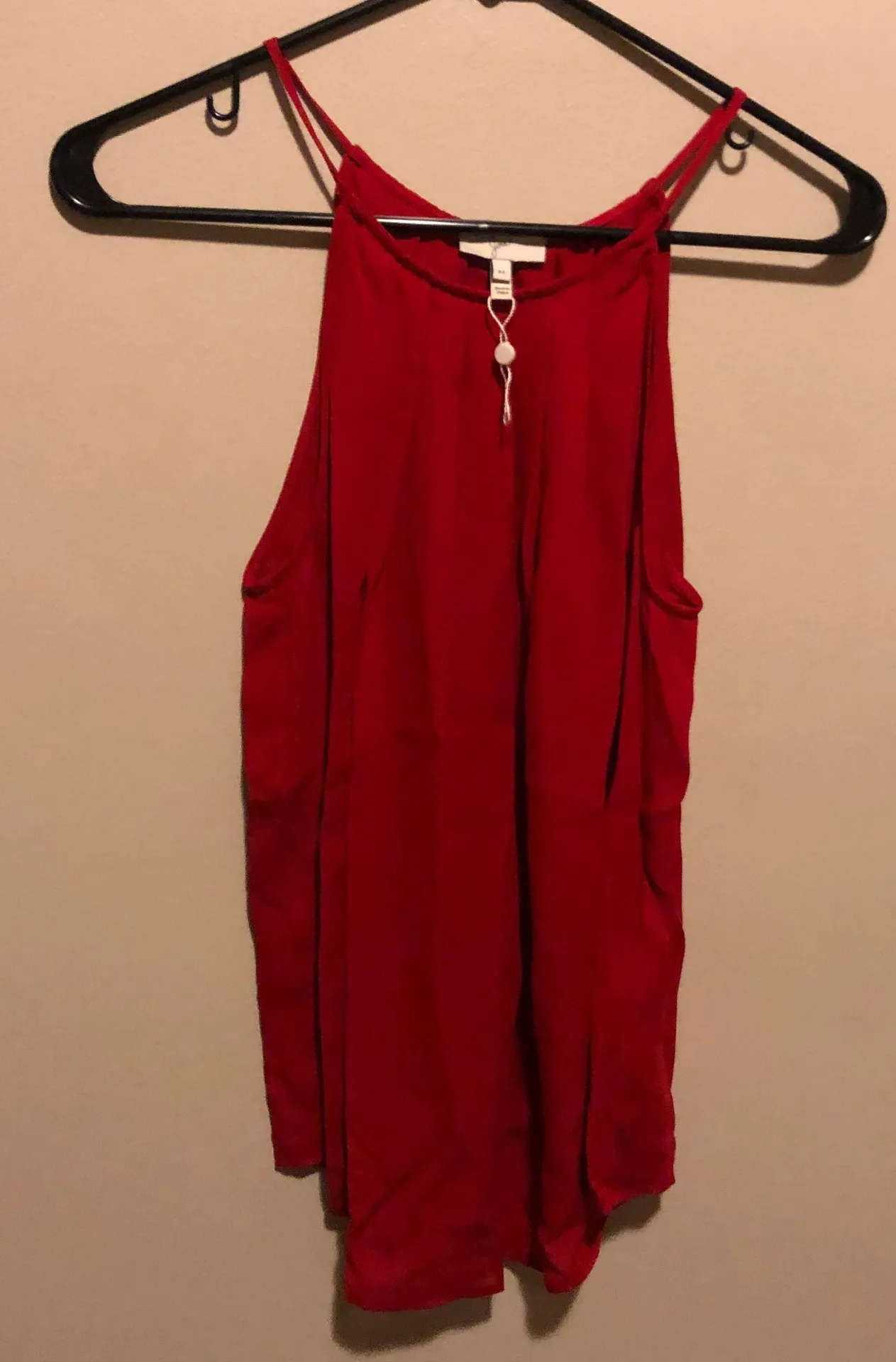 NWOT Gorgeous Red  Silk Tank Top Shirt M - Image 3
