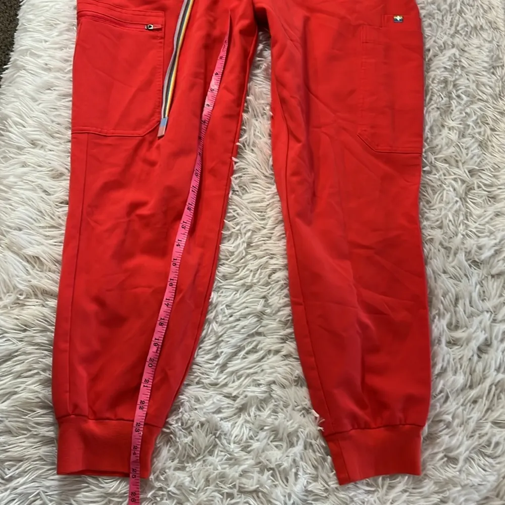 FIGS Technical Collection Zamora Jogger Scrub Pants L/P
Gently used see pics - Image 8