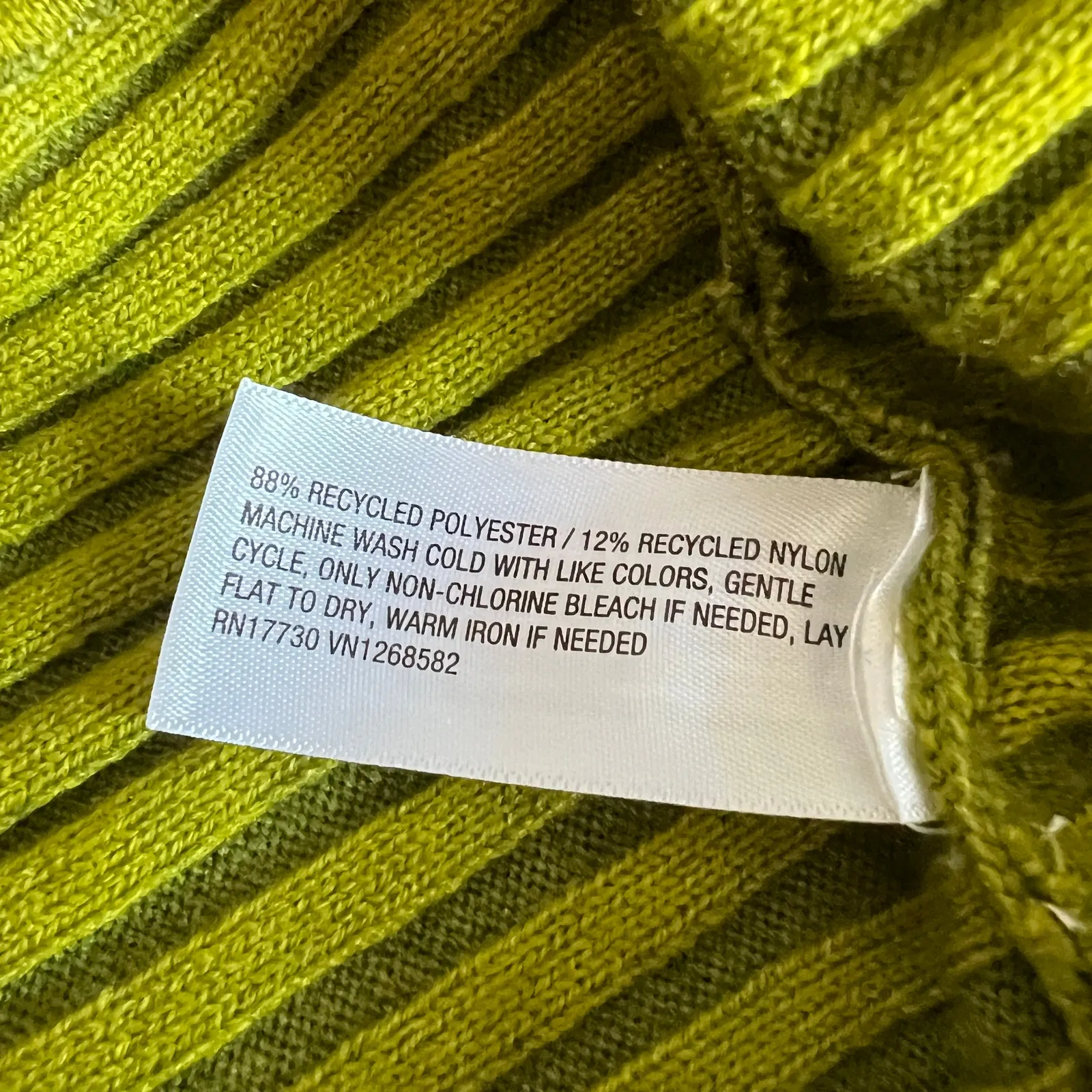 Wild Fable Women's Green Apple Ribbed Sweater Tiny Bra Top - Size Large - NWT - Image 7