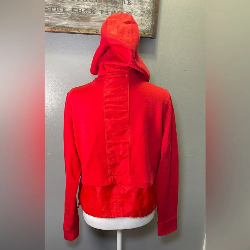 Nike Women's Long Sleeve Cropped Perforated Cinched Waist Pullover Hoodie Size M - Image 5